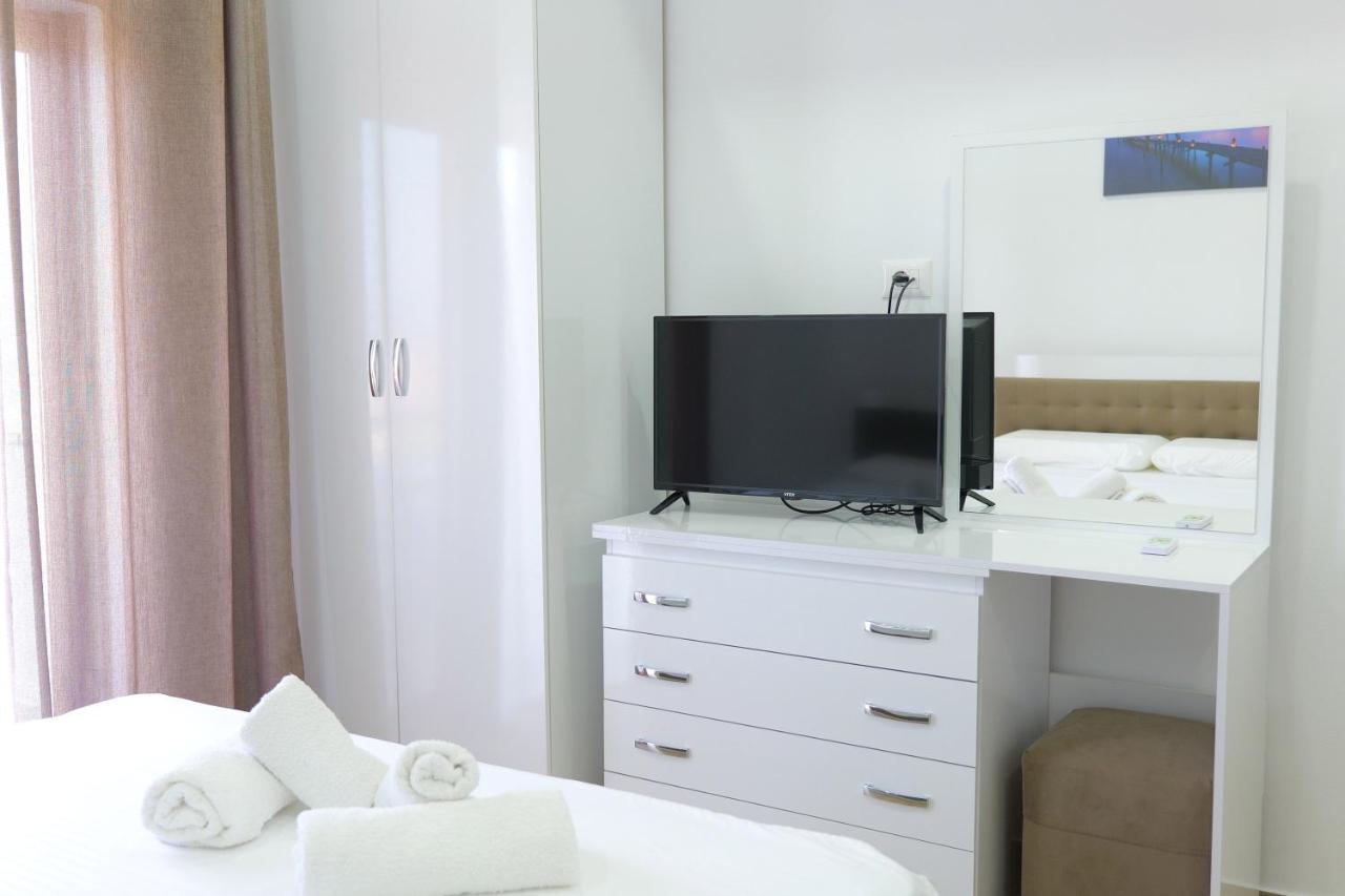 Iljo Apartments Ksamil Exteriör bild