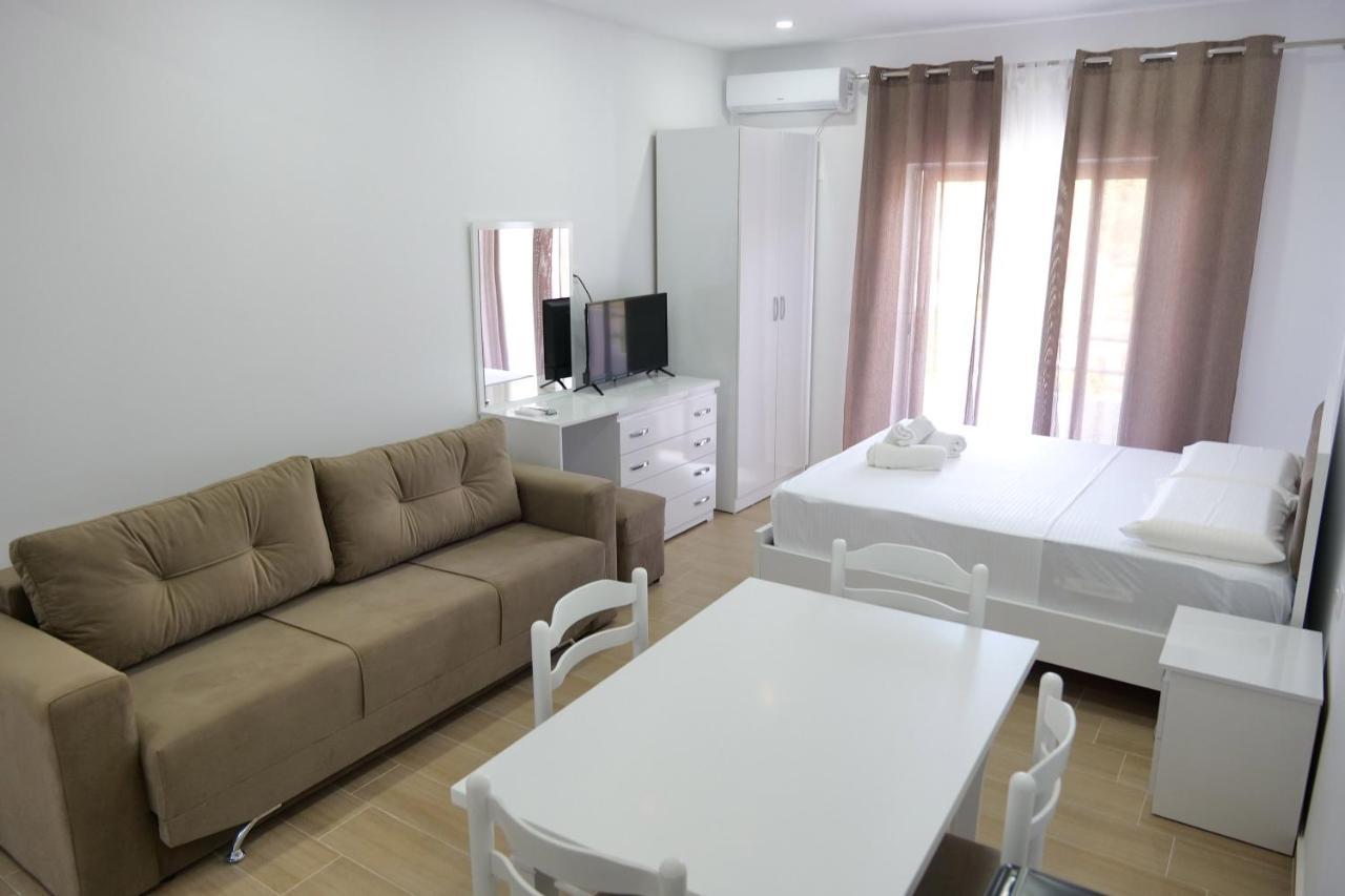 Iljo Apartments Ksamil Exteriör bild