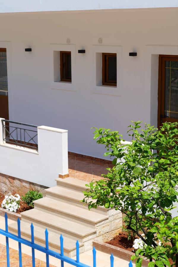 Iljo Apartments Ksamil Exteriör bild